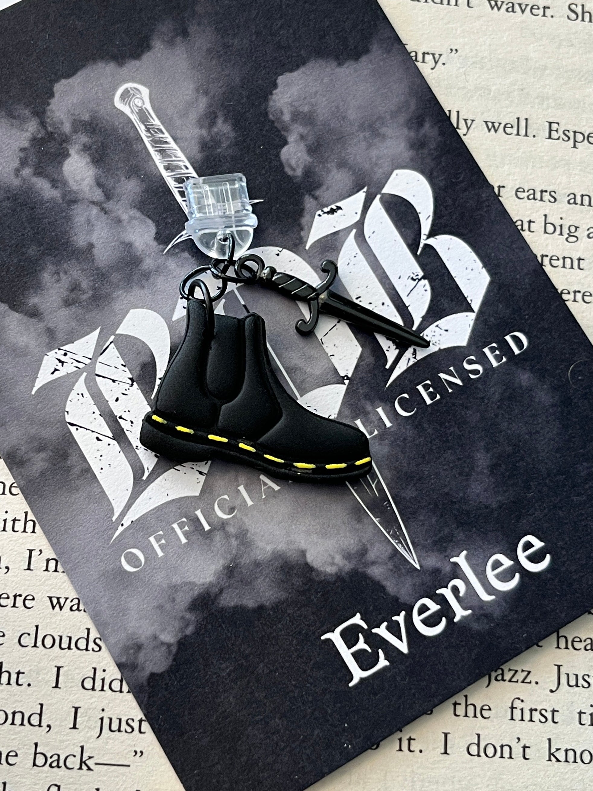 Black Dagger Brotherhood Sh*T Kickers Kindle Dust plug - Officially Licensed
