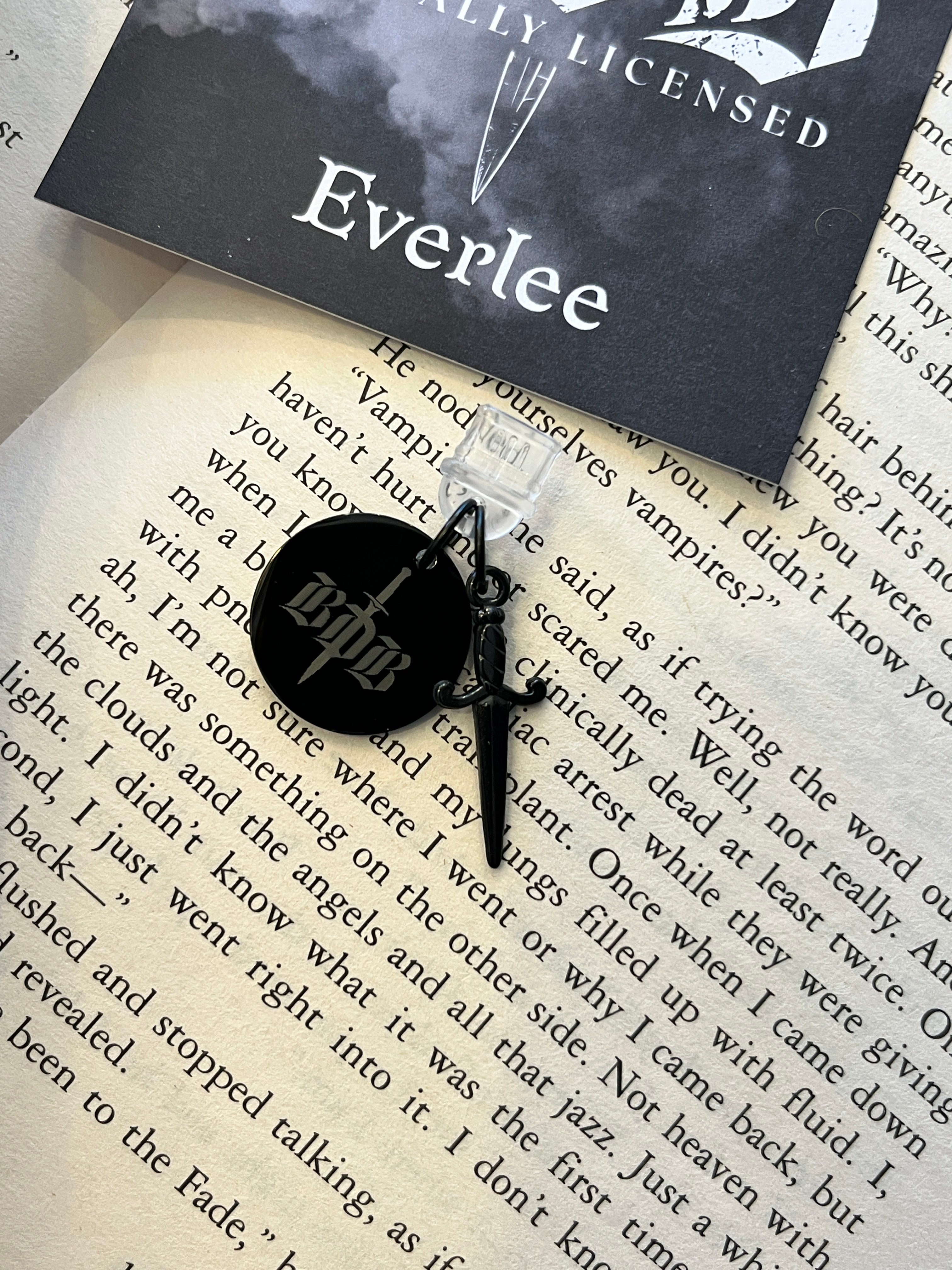 Black Dagger Brotherhood BDB Kindle Dust plug - Officially Licensed